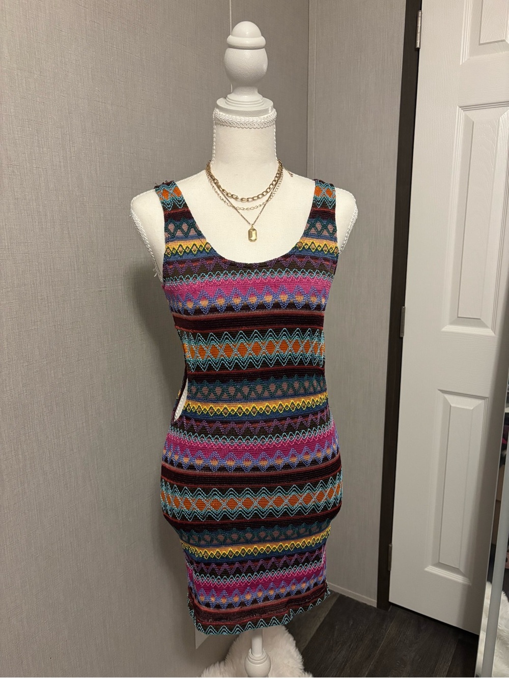 Multicolor Sleeveless Zigzag Midi Dress
